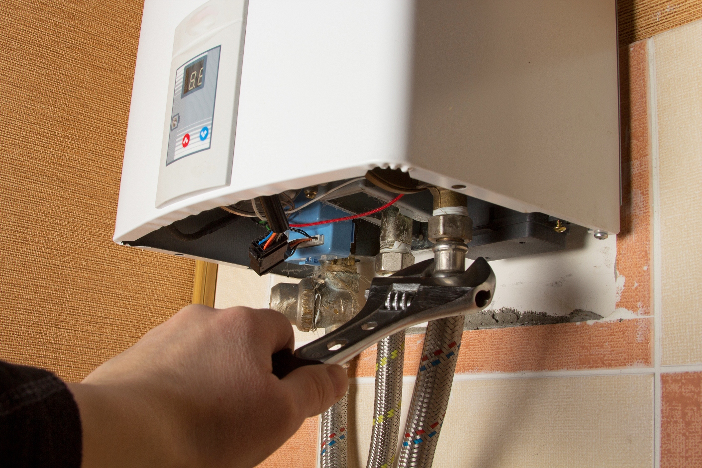 6 Best Gas Tankless Water Heaters to Provide You with Hot Water on Demand (Winter 2023)