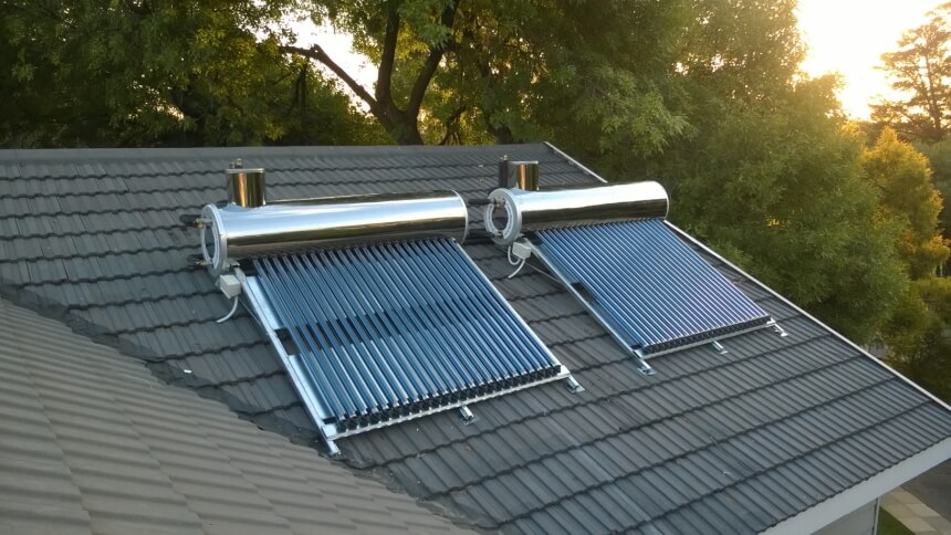 10 Best Solar Water Heaters - Save On Your Electricity Bill! (Winter 2023)